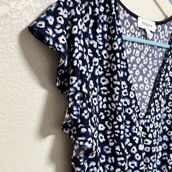 G.I.L.I. Floral Blue Blouse Women's Size Medium - Picture 3 of 10